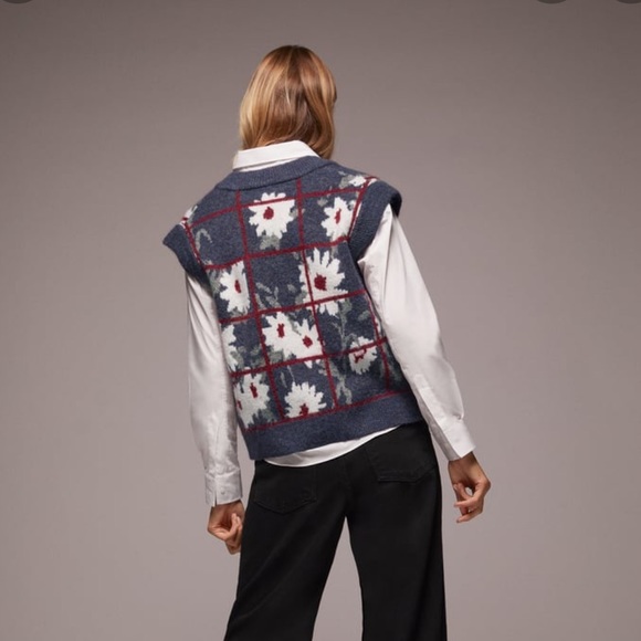 Zara | Sweaters | Zara Floral Knit Vest 